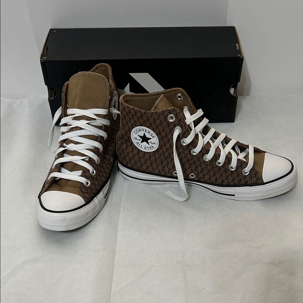 Women’s size 10.5 Converse
Chuck 70 woven high-top sneakers